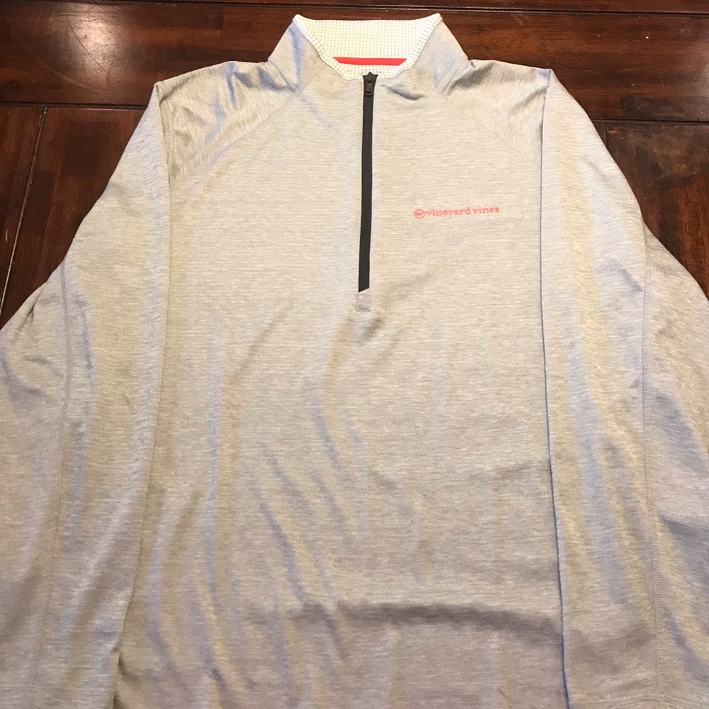 NWOT Men’s Vineyard Vines Quarter Zip Pullover XL